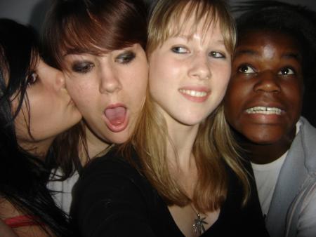 de gauche à droite: louise, lola, sarah-megan et marie